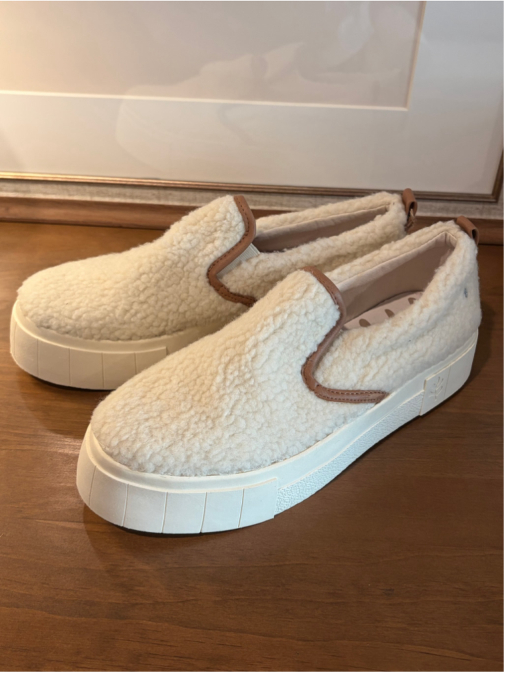 NWT Cool Planet by Steve Madden Faux Fur Cosmo Sneakers - 6.5
